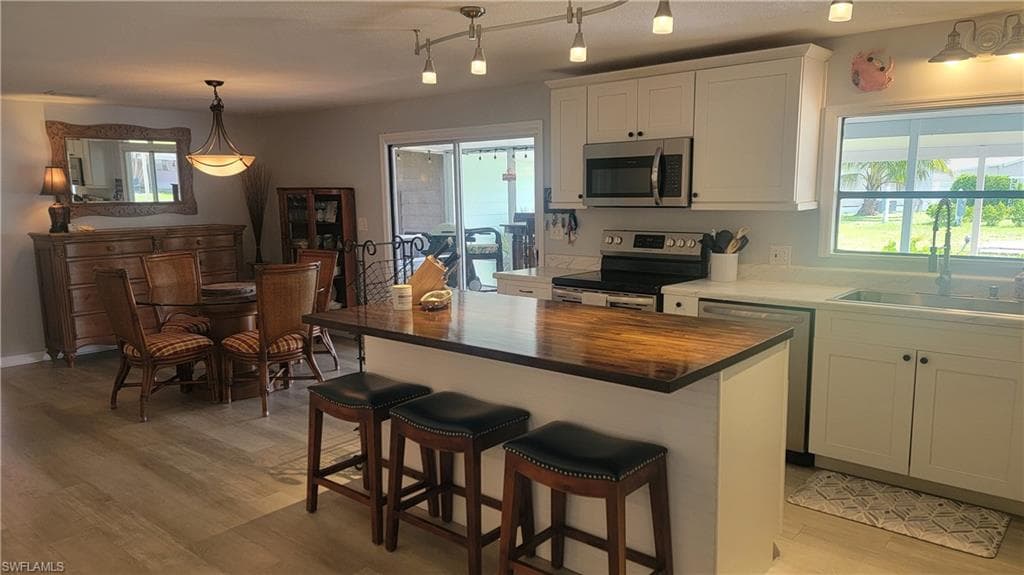 4704 Pago Pago LN, BONITA SPRINGS FL 34134-5