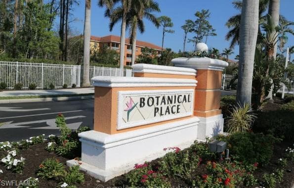 4430 Botanical Place CIR # 303, NAPLES FL 34112-3