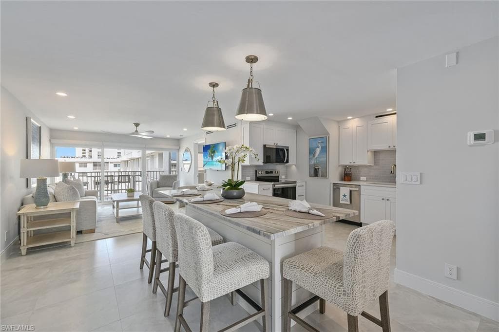 3443 Gulf Shore BLVD N # 813, NAPLES FL 34103-4