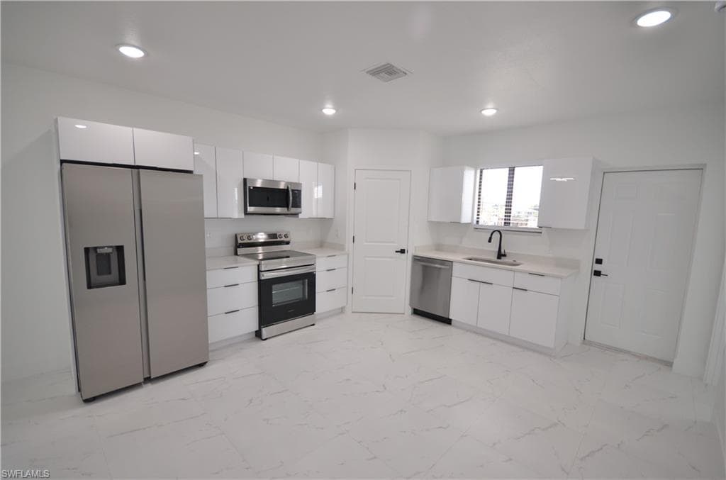 2188 Barker BLVD-23