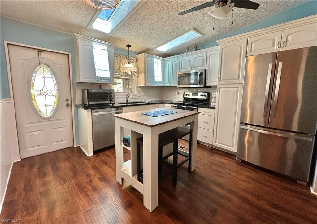 3165 Bunny Run DR, NORTH FORT MYERS FL 33917-7