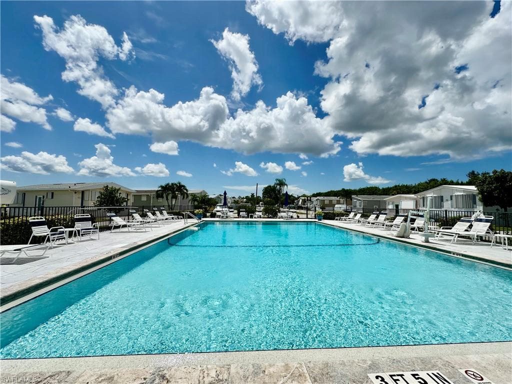 186 Panther Pass CIR # 186, NAPLES FL 34114-46