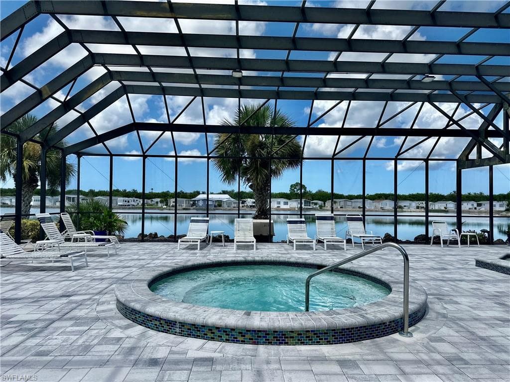 186 Panther Pass CIR # 186, NAPLES FL 34114-33