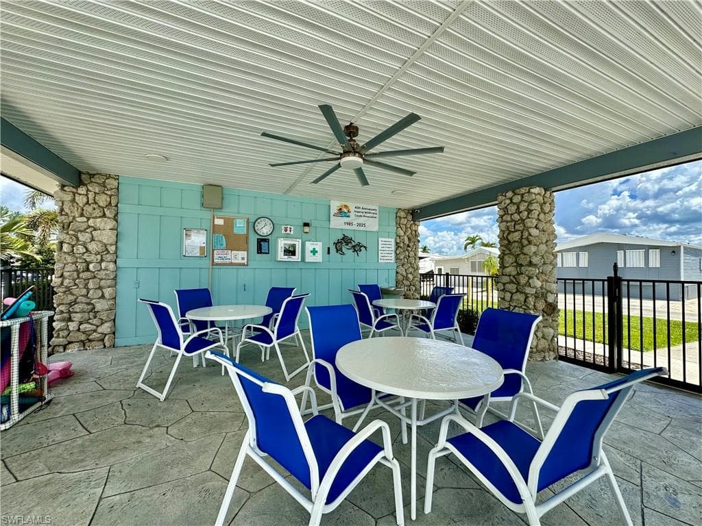 186 Panther Pass CIR # 186, NAPLES FL 34114-48