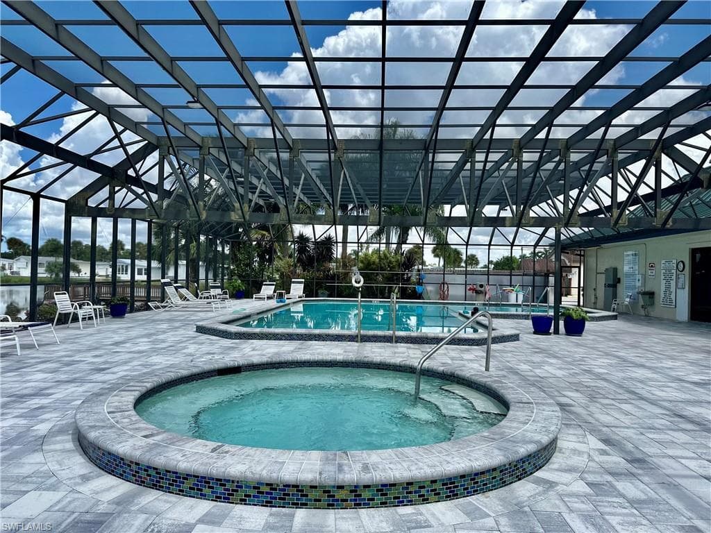 186 Panther Pass CIR # 186, NAPLES FL 34114-32