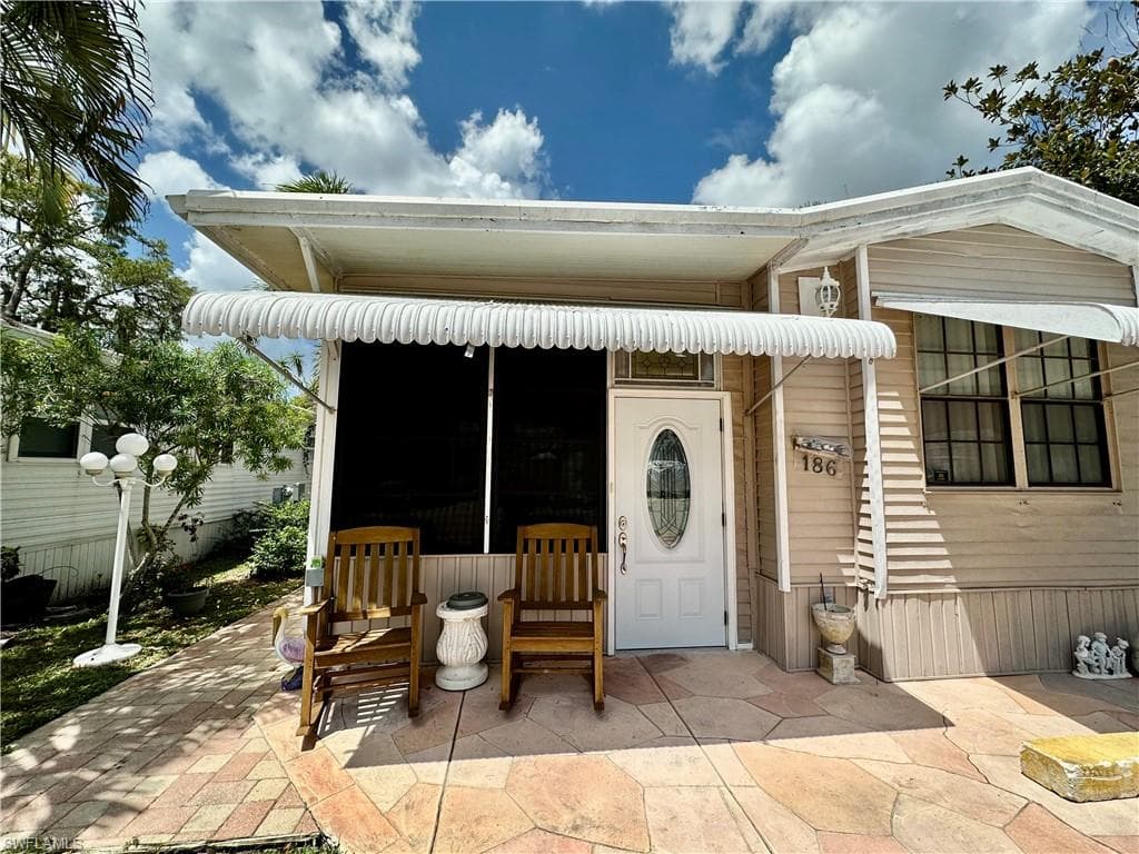 186 Panther Pass CIR # 186, NAPLES FL 34114-3