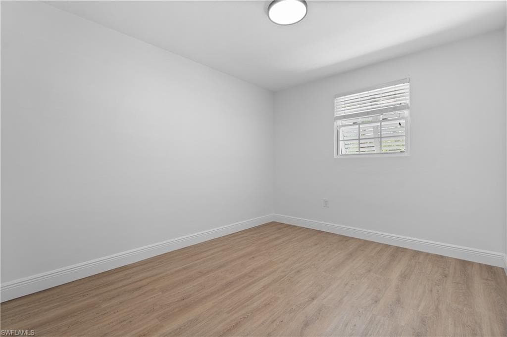 66 River CT, NAPLES FL 34110-22