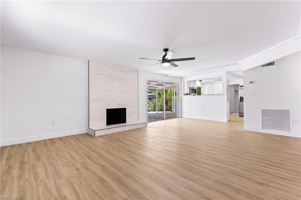 66 River CT, NAPLES FL 34110-8