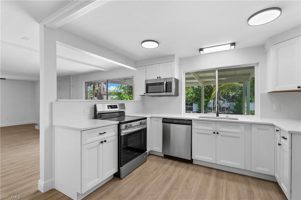 66 River CT, NAPLES FL 34110-10