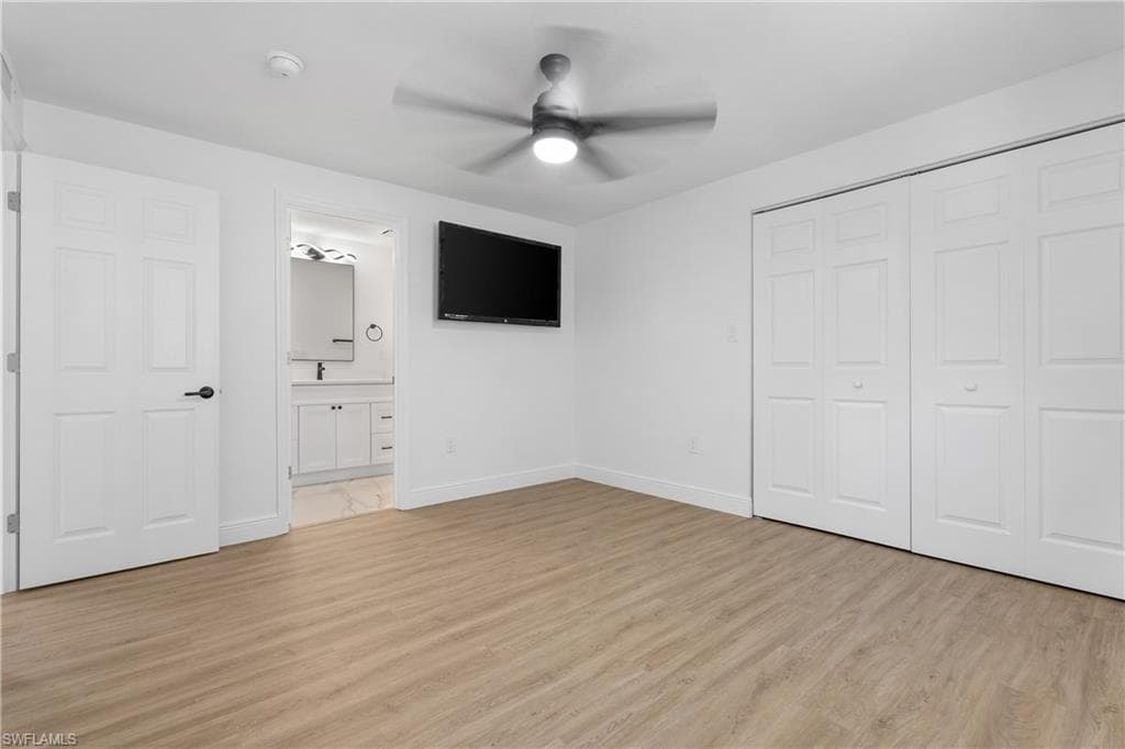 66 River CT, NAPLES FL 34110-18