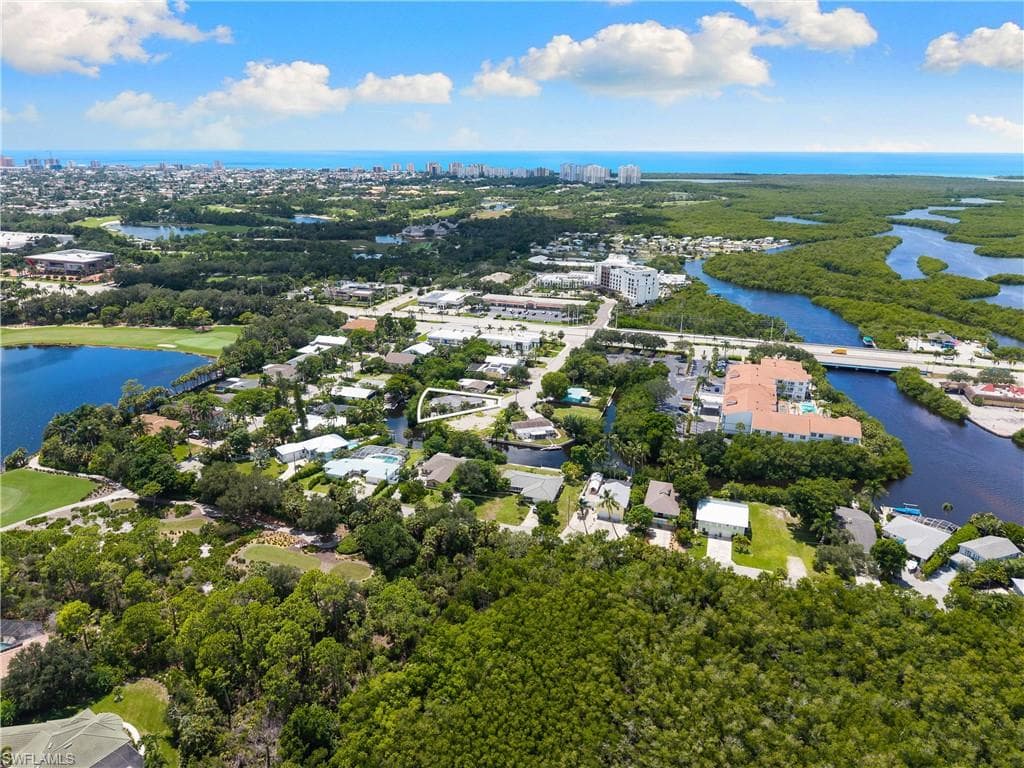 66 River CT, NAPLES FL 34110-28