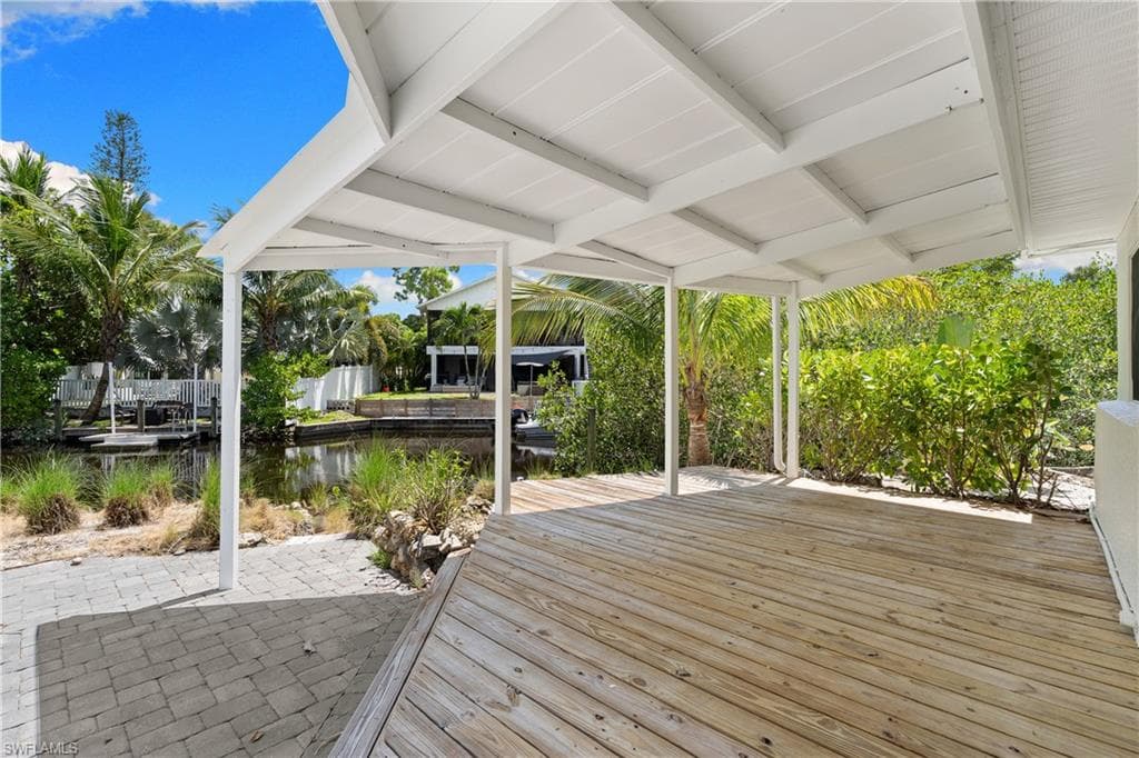 66 River CT, NAPLES FL 34110-3