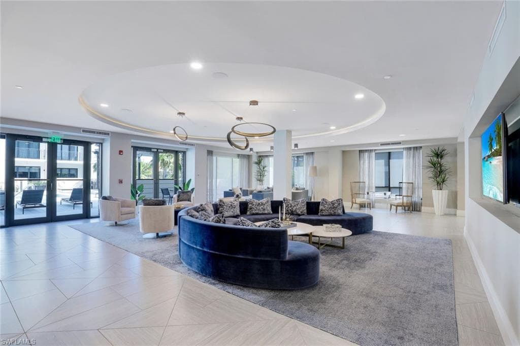 1135 3rd AVE S # 319, NAPLES FL 34102-16