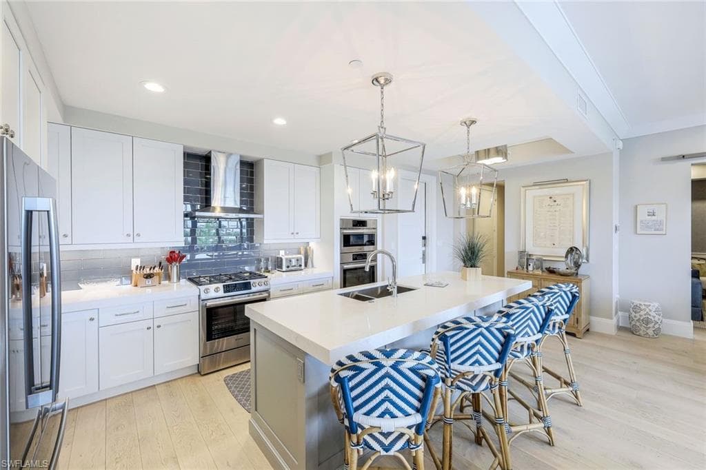 1135 3rd AVE S # 319, NAPLES FL 34102-2