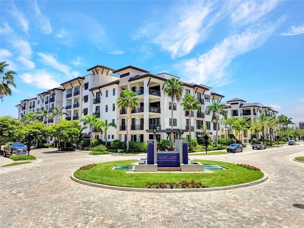 1135 3rd AVE S # 319, NAPLES FL 34102-18