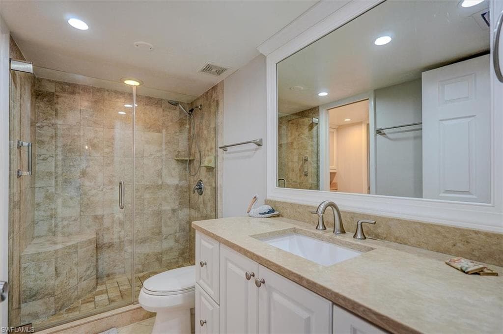 5000 Estero BLVD # 203, FORT MYERS BEACH FL 33931-25