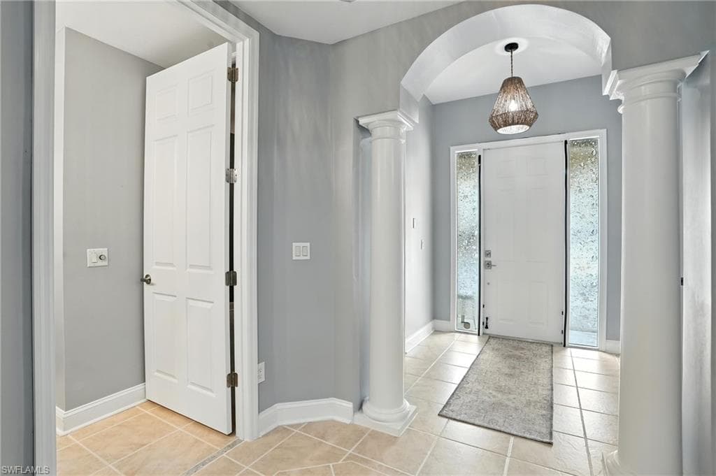 15256 Riverbend BLVD # 105, NORTH FORT MYERS FL 33917-8