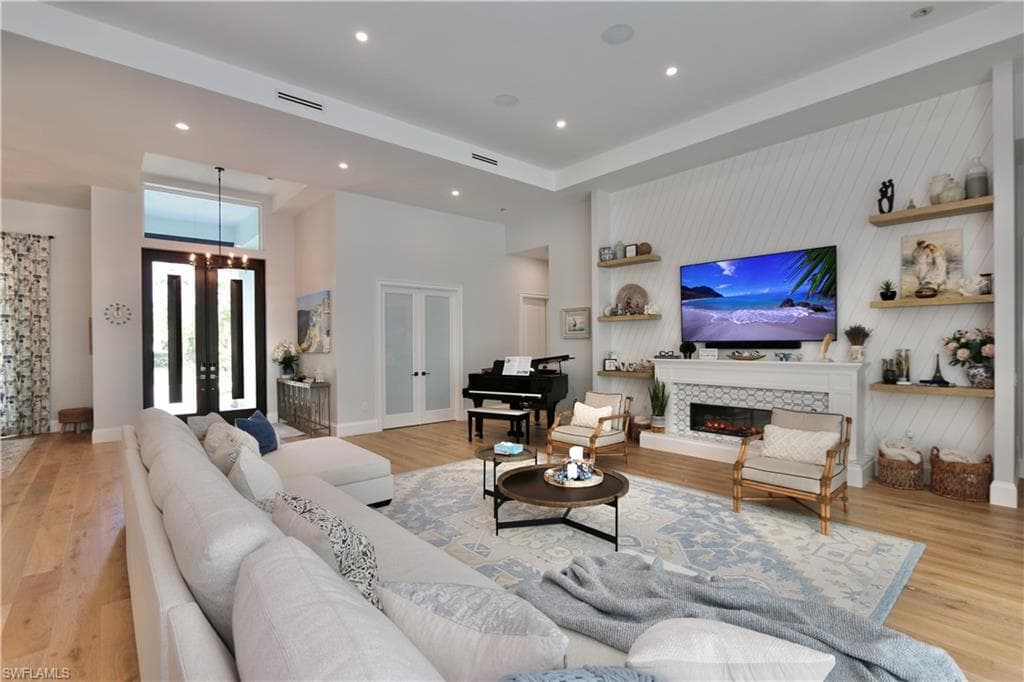 6688 Hunters RD, NAPLES FL 34109-6