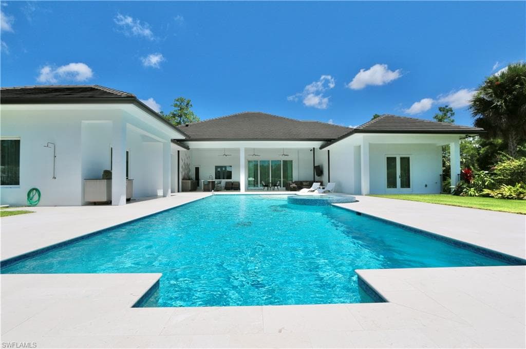 6688 Hunters RD, NAPLES FL 34109-35