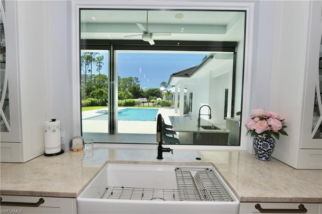 6688 Hunters RD, NAPLES FL 34109-9