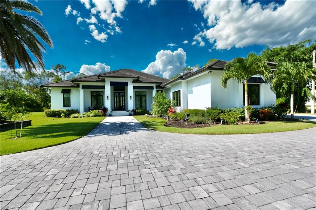 6688 Hunters RD, NAPLES FL 34109-44