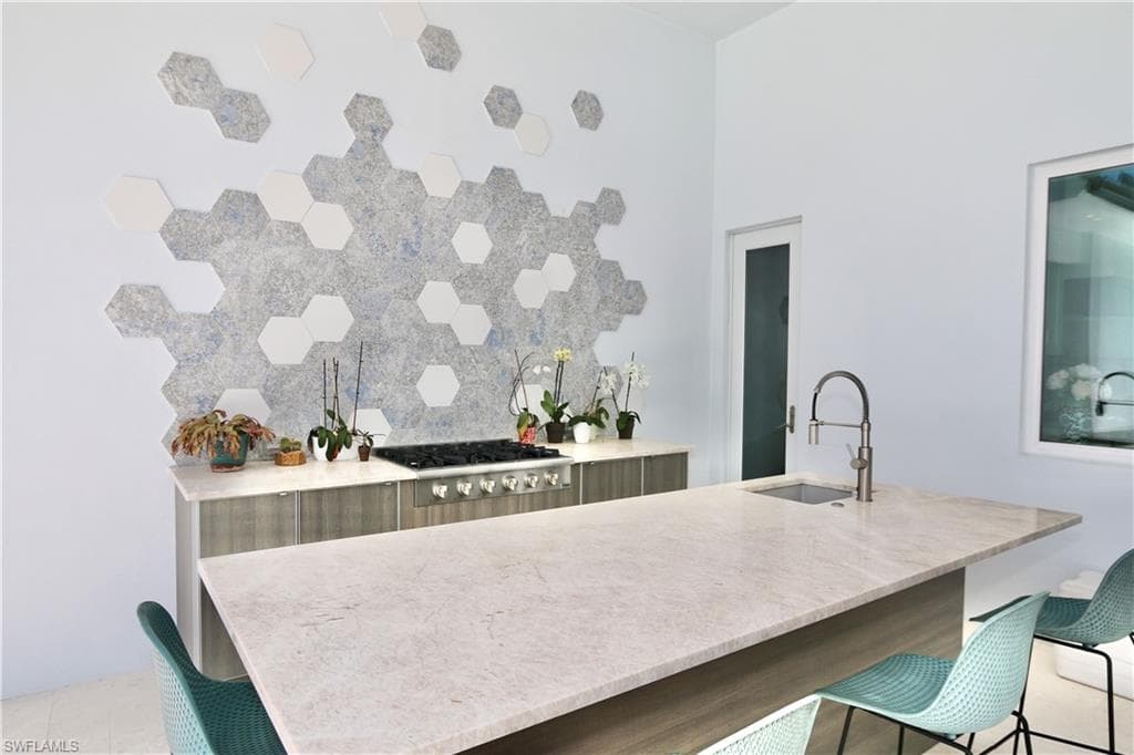 6688 Hunters RD, NAPLES FL 34109-36