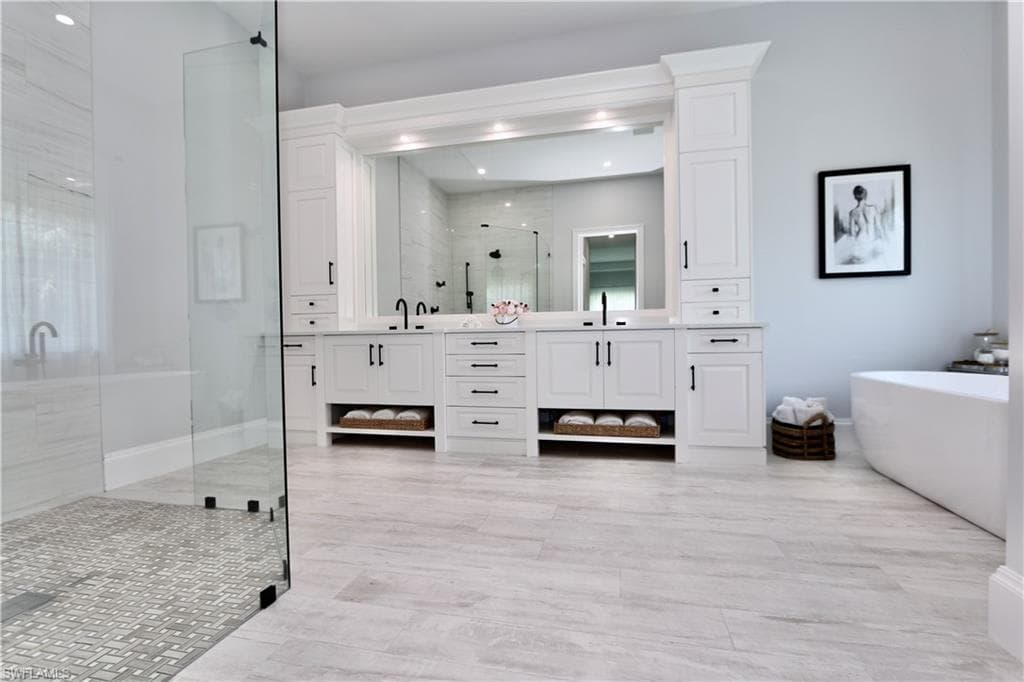 6688 Hunters RD, NAPLES FL 34109-18