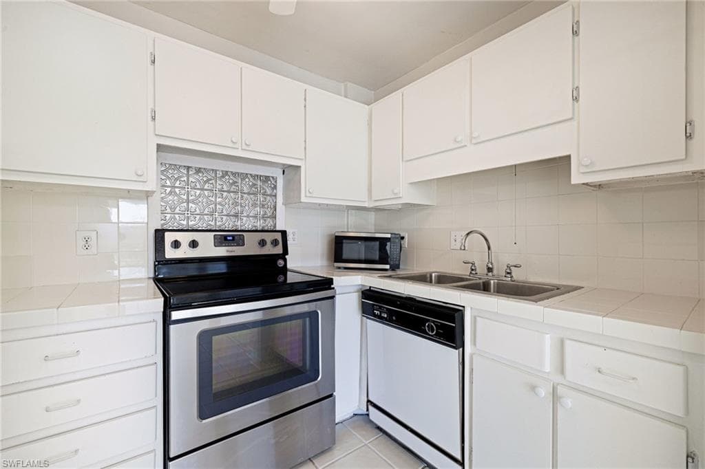 2350 W 1st ST 205-11