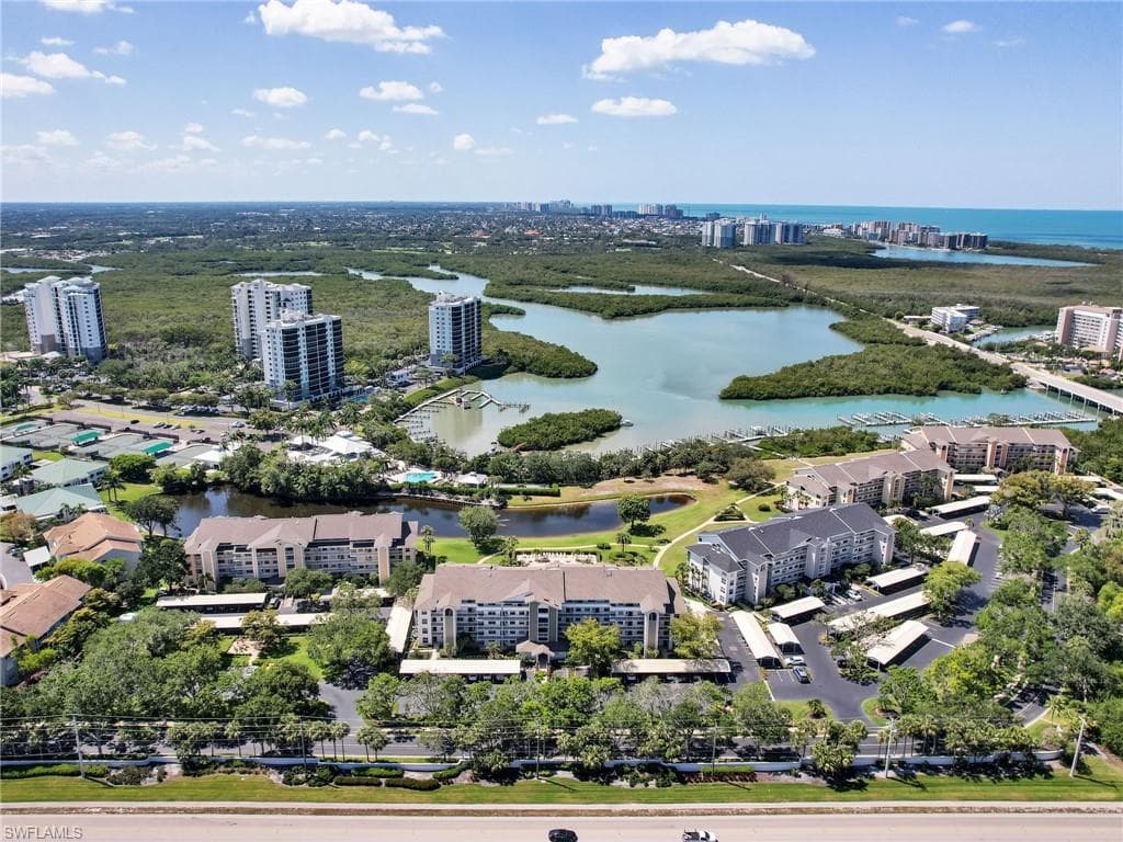 320 Horse Creek DR # 105, NAPLES FL 34110-23