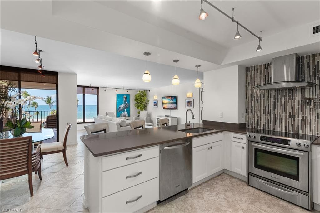 3115 Gulf Shore BLVD N # 203S, NAPLES FL 34103-12