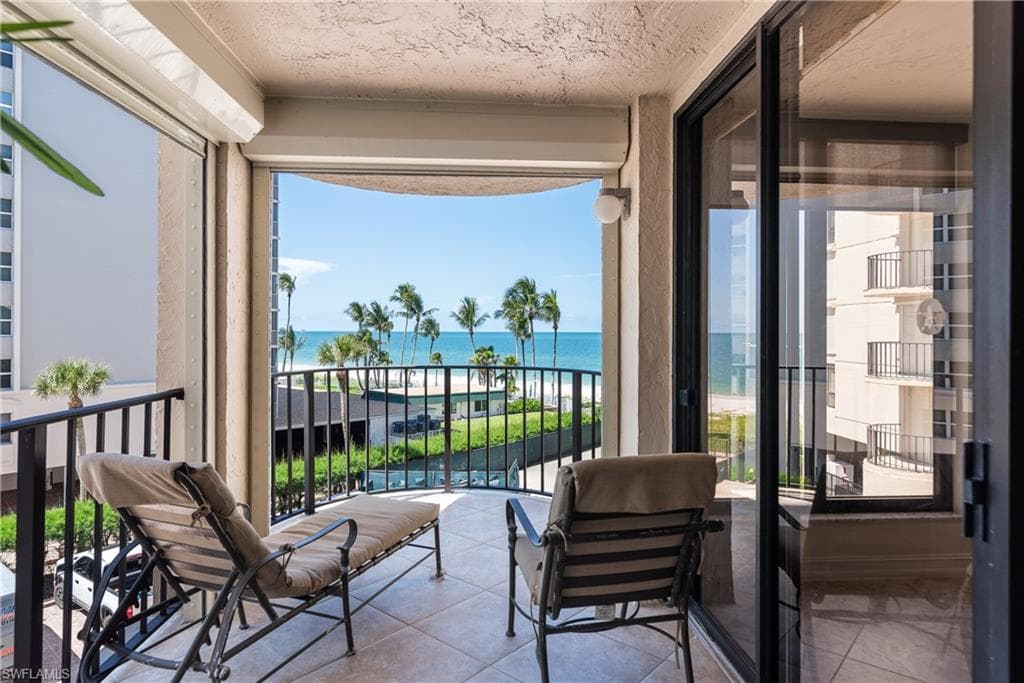 3115 Gulf Shore BLVD N # 203S, NAPLES FL 34103-15