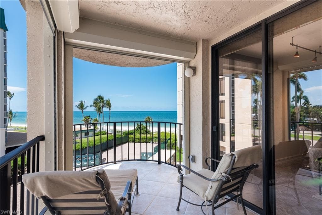3115 Gulf Shore BLVD N # 203S, NAPLES FL 34103-14