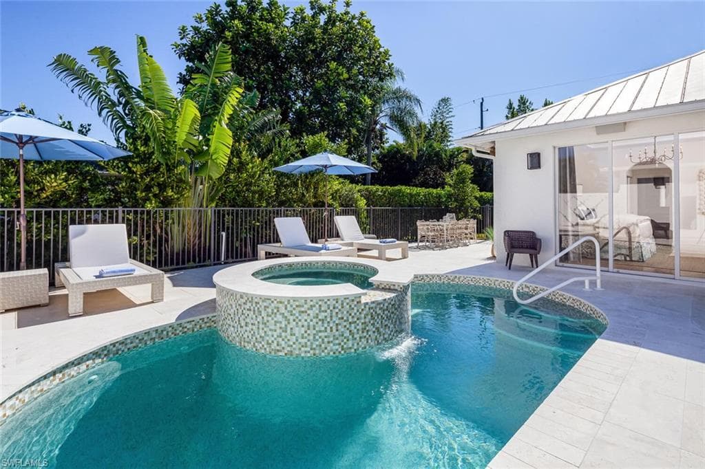 1216 Cypress Woods DR, NAPLES FL 34103-12