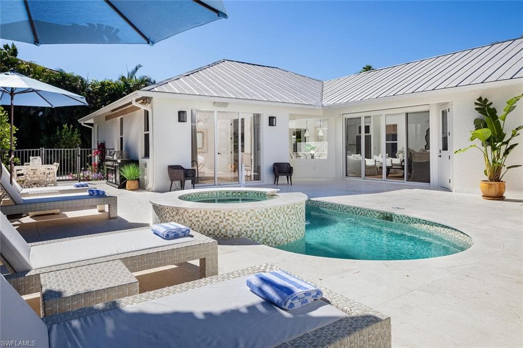 1216 Cypress Woods DR, NAPLES FL 34103-11