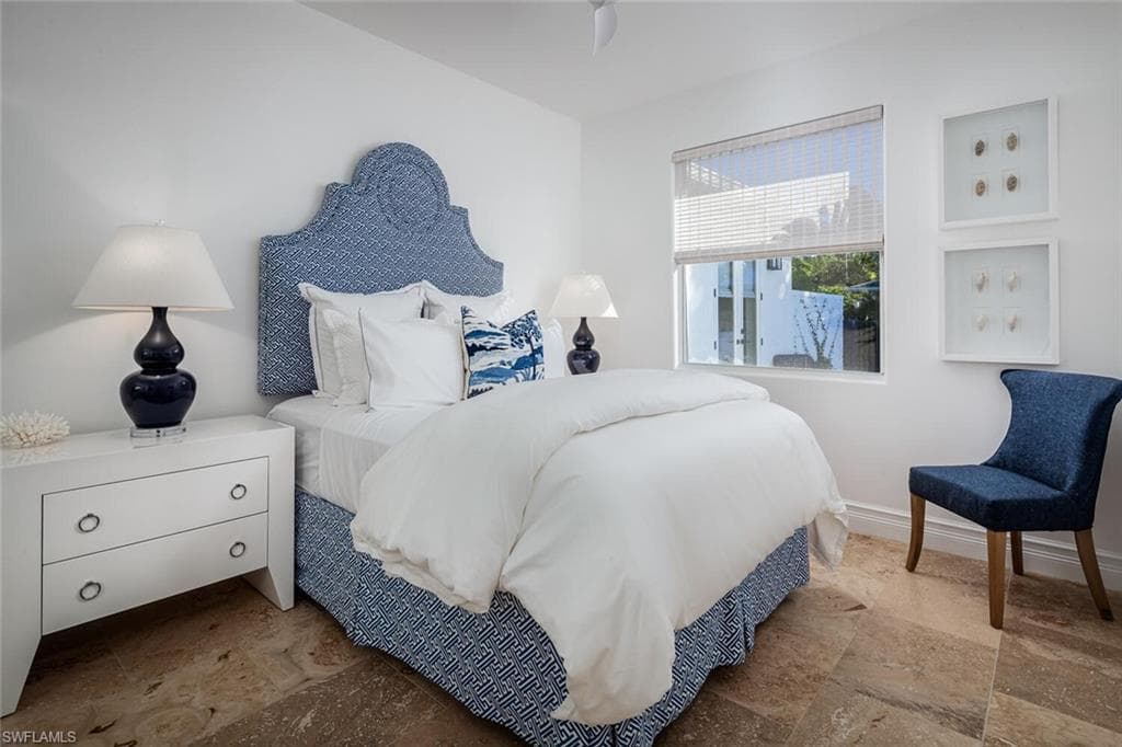 1216 Cypress Woods DR, NAPLES FL 34103-17