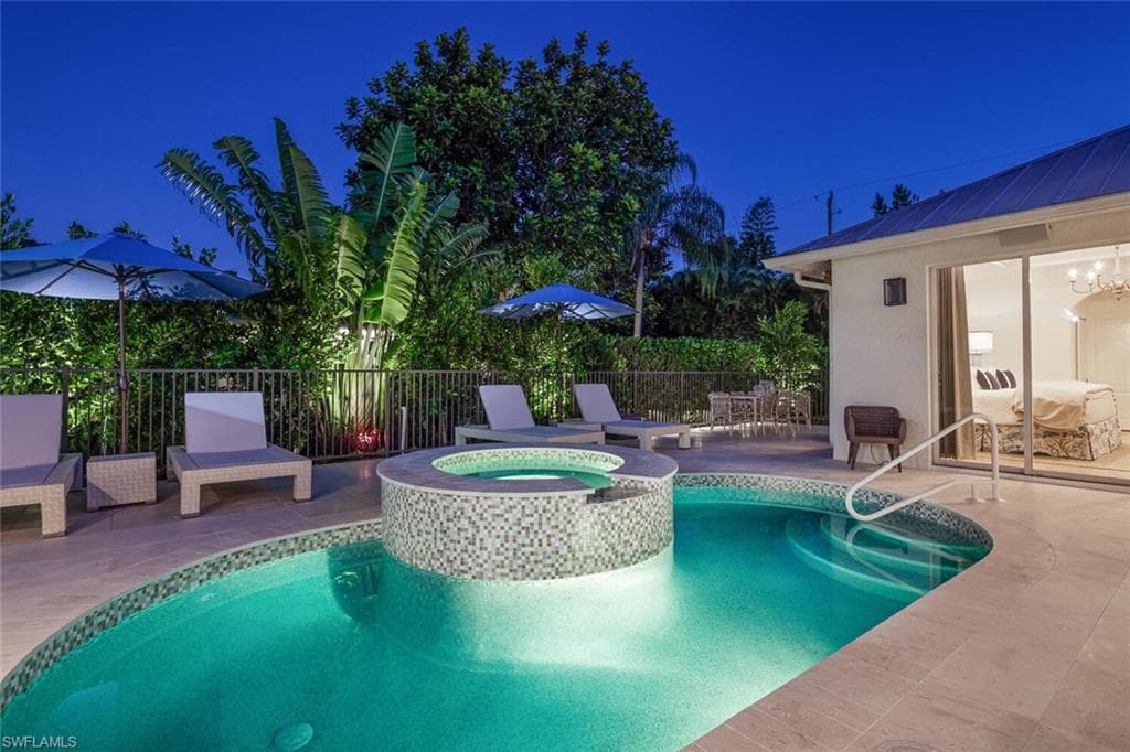 1216 Cypress Woods DR, NAPLES FL 34103-3