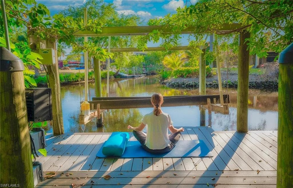 27281 Tennessee ST, BONITA SPRINGS FL 34135-32