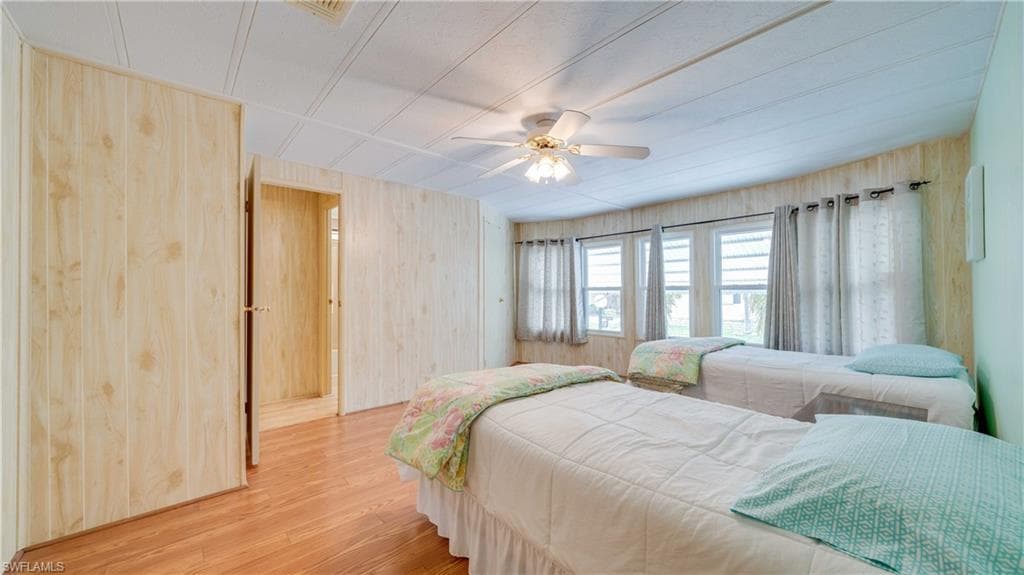 70 Sunrise AVE, NORTH FORT MYERS FL 33903-22