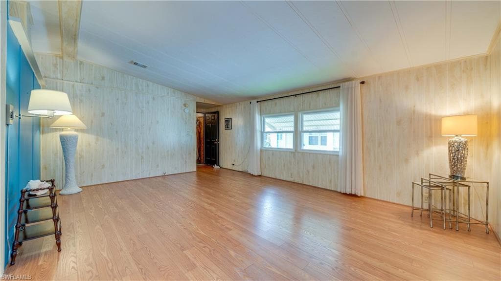 70 Sunrise AVE, NORTH FORT MYERS FL 33903-11