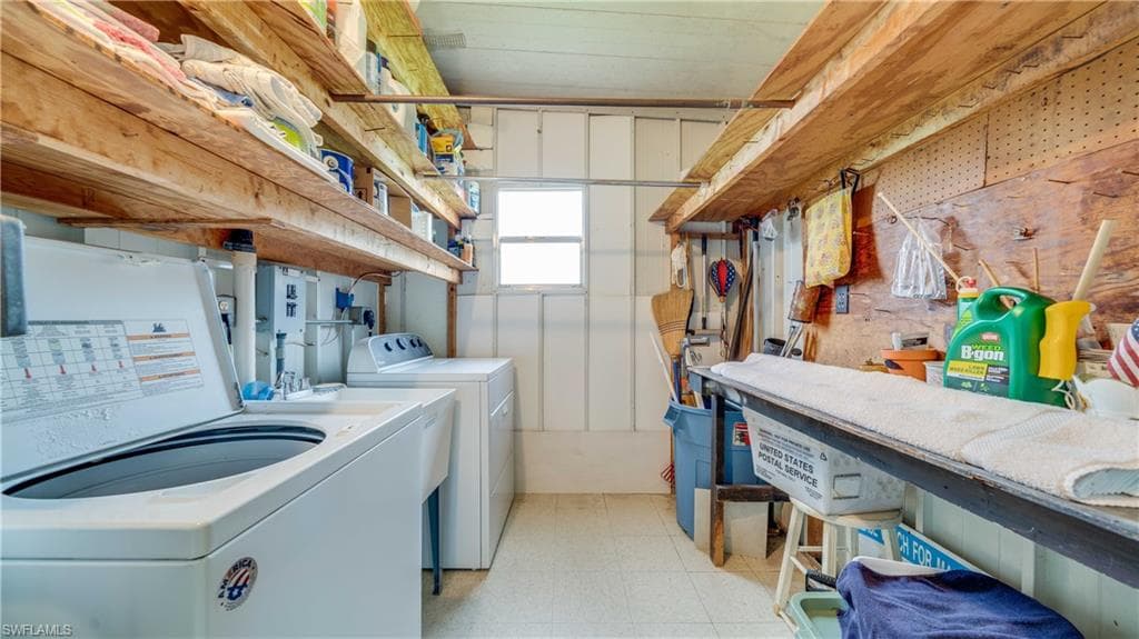 70 Sunrise AVE, NORTH FORT MYERS FL 33903-27