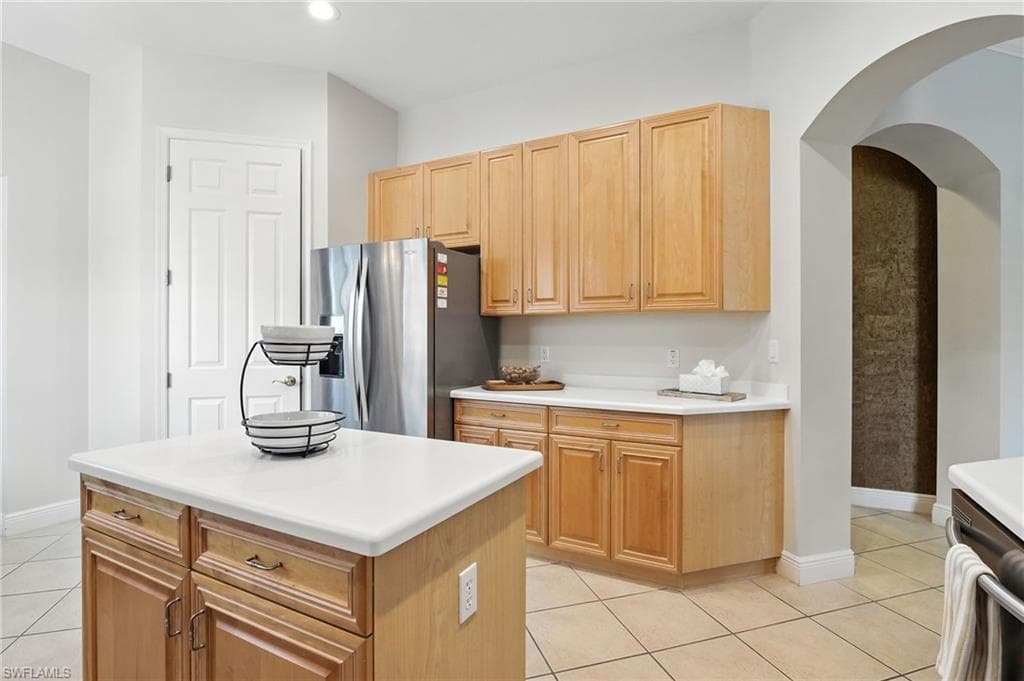 5916 Tarpon Gardens CIR # 202, CAPE CORAL FL 33914-16