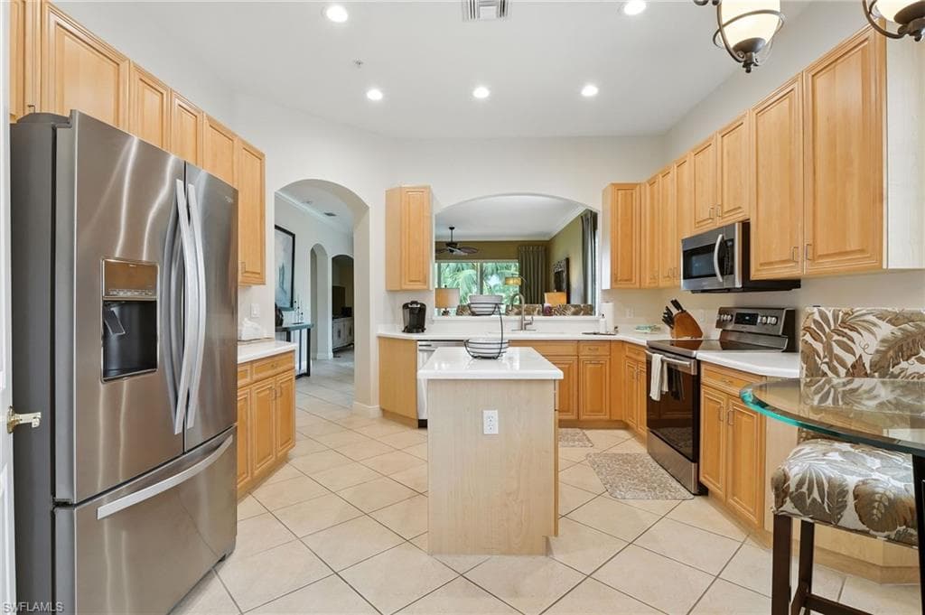 5916 Tarpon Gardens CIR # 202, CAPE CORAL FL 33914-18