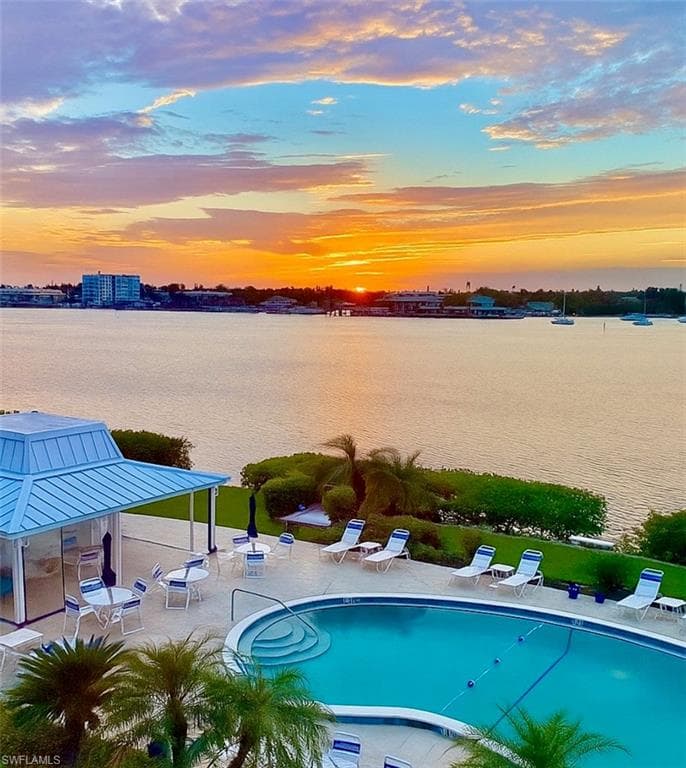 1140 LITTLE NECK CT # D37, NAPLES FL 34102-2