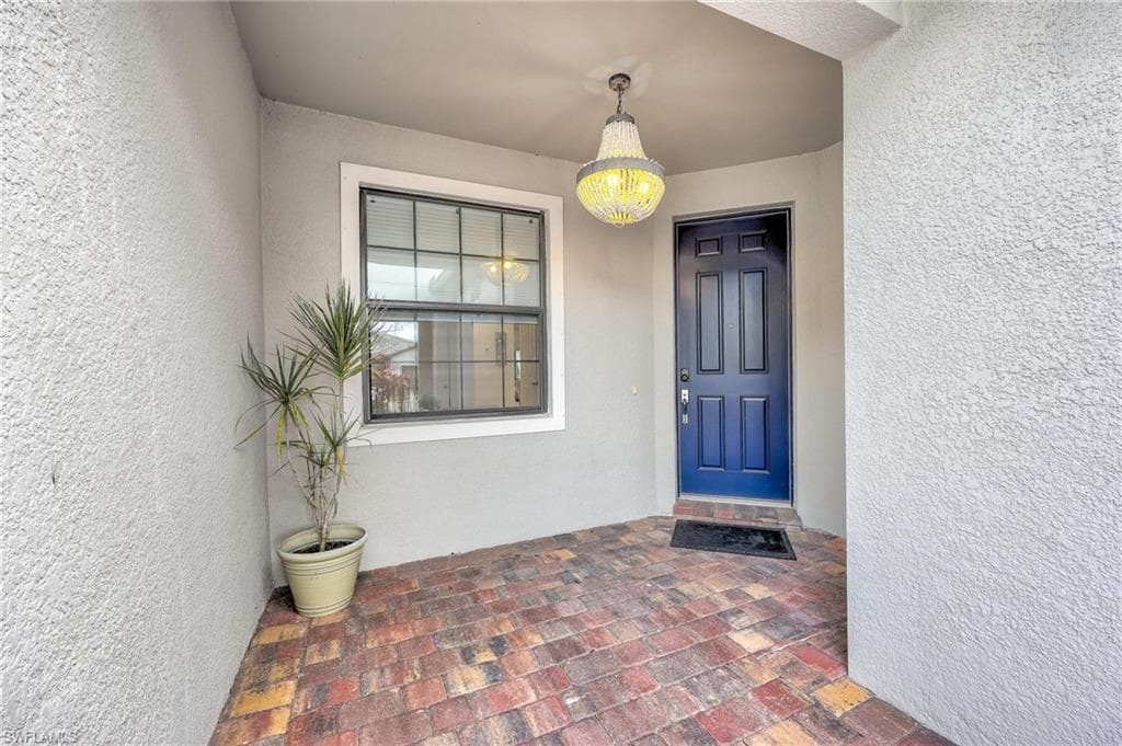 7670 Jacaranda LN, NAPLES FL 34114-22