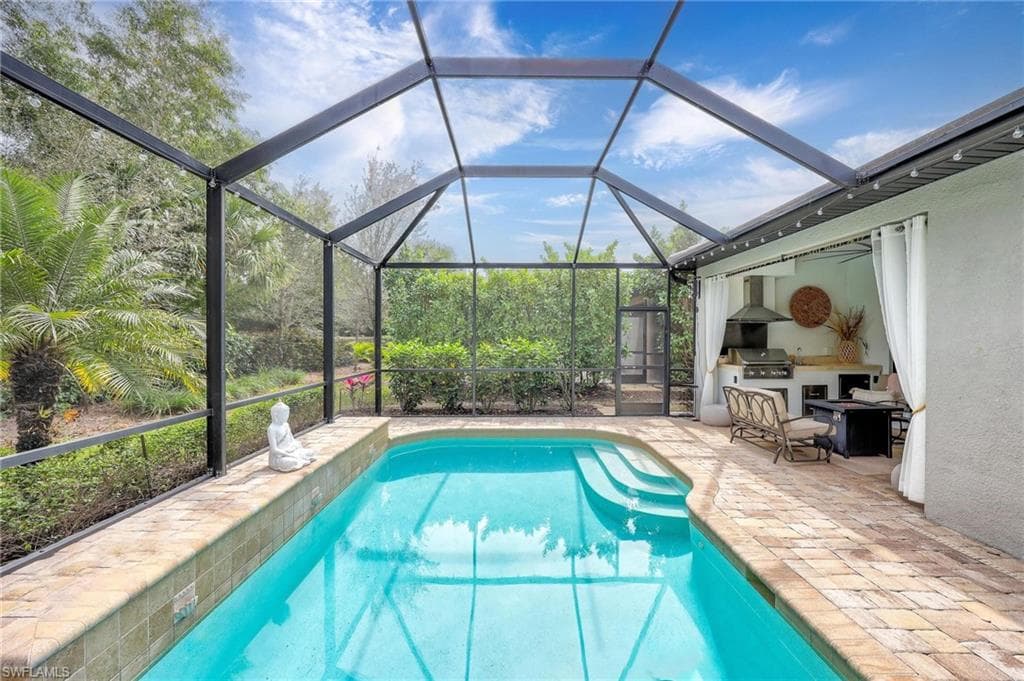 7670 Jacaranda LN, NAPLES FL 34114-21