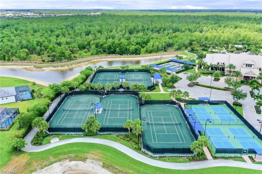 7670 Jacaranda LN, NAPLES FL 34114-27