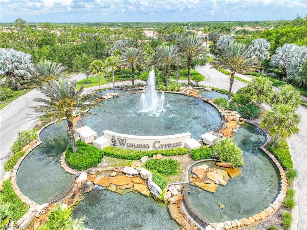 7670 Jacaranda LN, NAPLES FL 34114-37