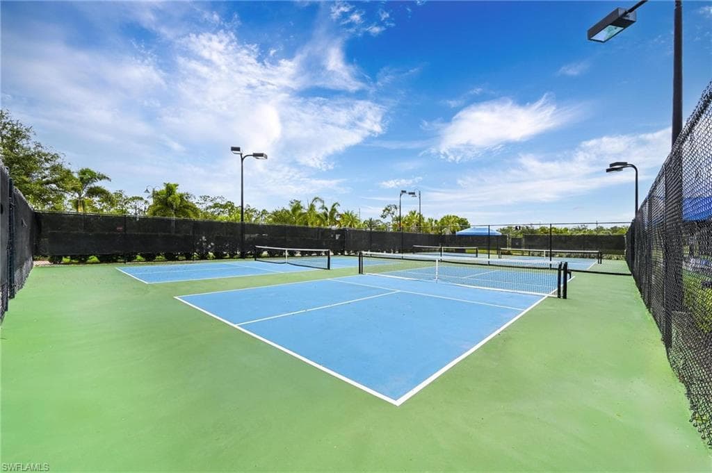 7670 Jacaranda LN, NAPLES FL 34114-32