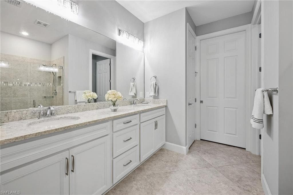 7670 Jacaranda LN, NAPLES FL 34114-13