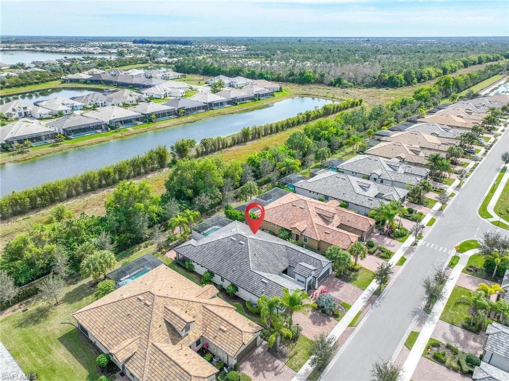 7670 Jacaranda LN, NAPLES FL 34114-40